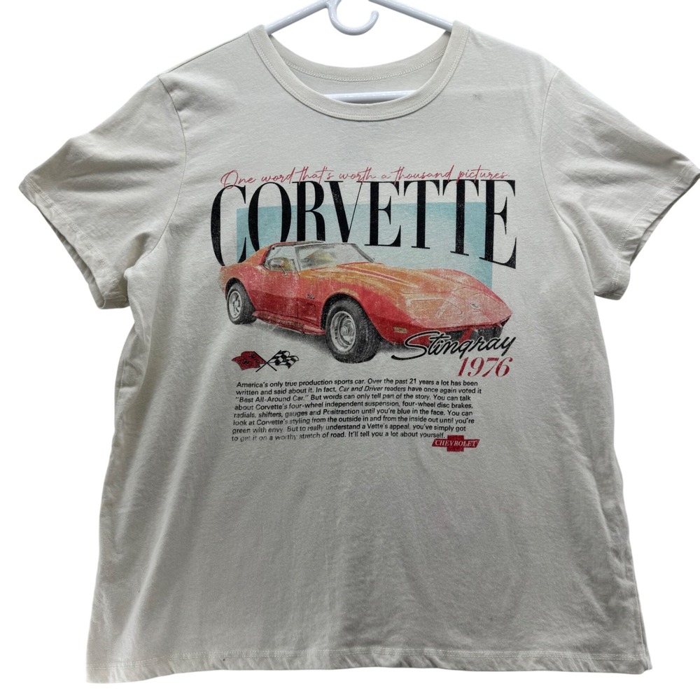 GM Women's Stingray 1976 Chevrolet‎ Corvette Graphic Print T-Shirt Size XL Cream